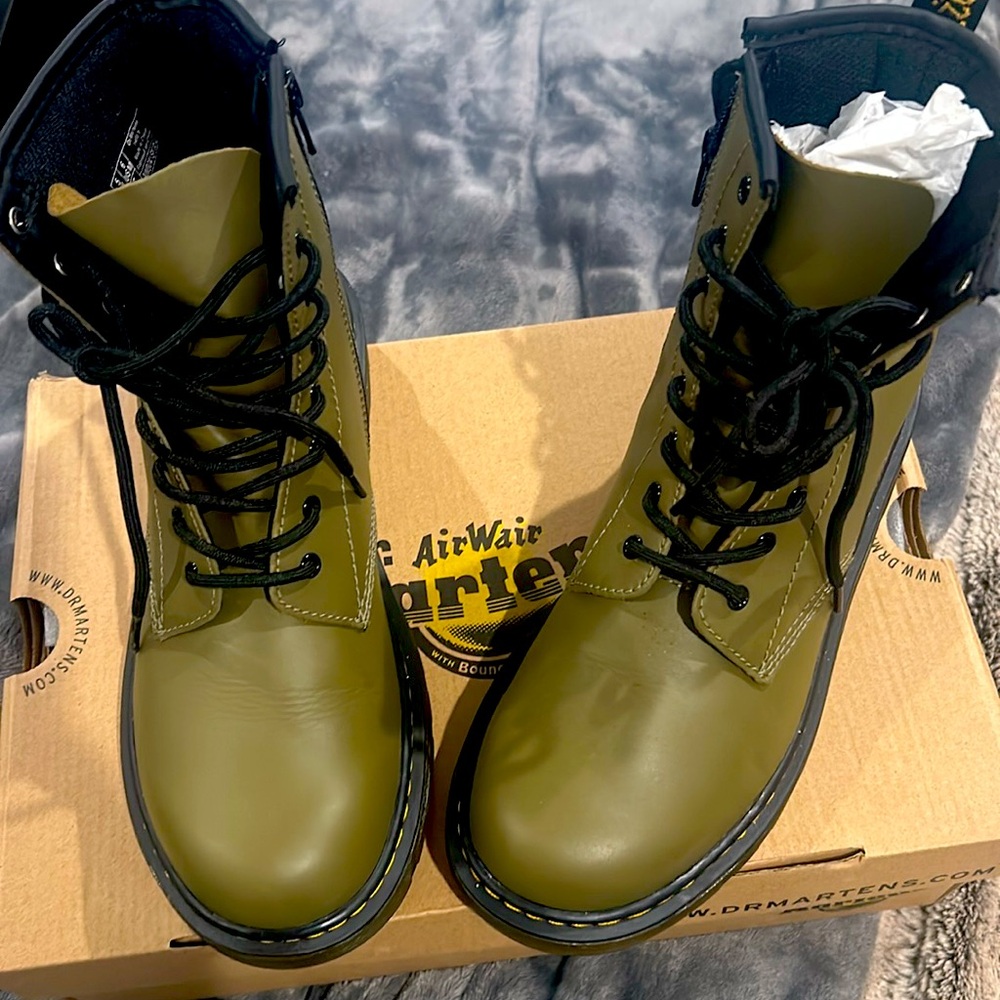 Dr. Martens boots color Olive green Brand new